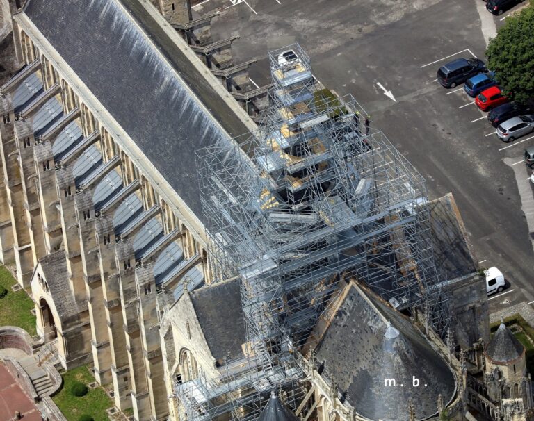 La phave restauration collégiale à Eu