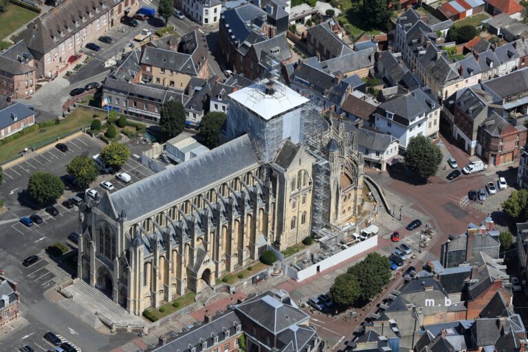 La phave restauration collégiale à Eu