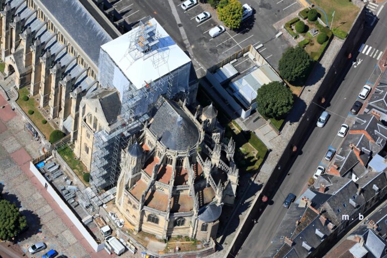 La phave restauration collégiale à Eu
